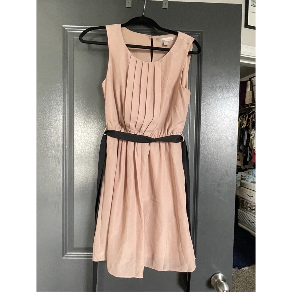 Light pink dress with black tying belt